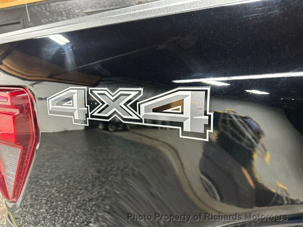 2025 Ford F-150 XLT 4WD SuperCrew 5.5' Box - Agate Black Metallic exterior view 10