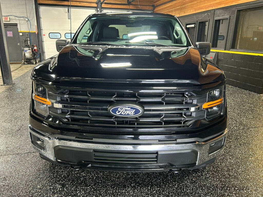 2025 Ford F-150 XLT 4WD SuperCrew 5.5' Box - Agate Black Metallic exterior view 7