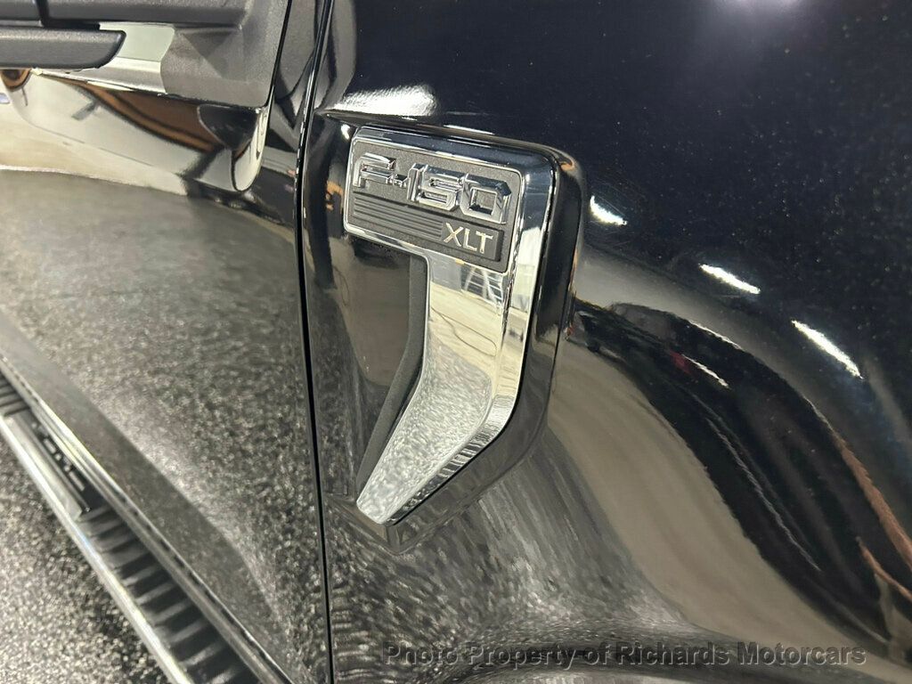 2025 Ford F-150 XLT 4WD SuperCrew 5.5' Box - Agate Black Metallic exterior view 9