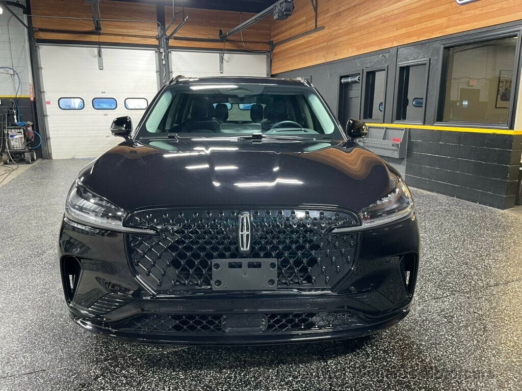 2025 Lincoln Aviator Premiere AWD - Infinite Black Metallic Clearcoat exterior view 3