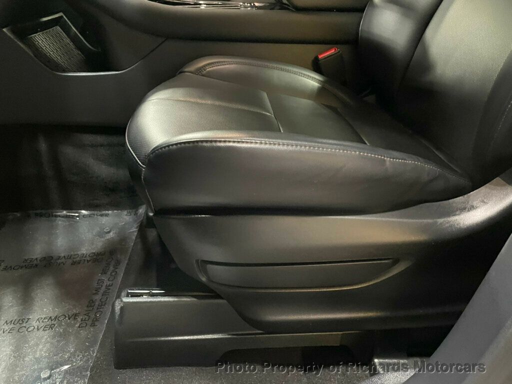 2025 Lincoln Aviator Premiere AWD - Infinite Black Metallic Clearcoat exterior view 9