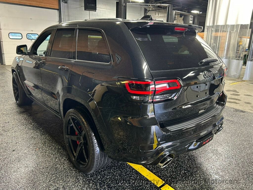 2018 Jeep Grand Cherokee SRT 4x4 - Diamond Black Crystal Pearlcoat exterior view 4