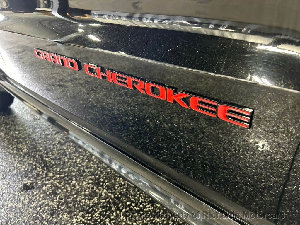 2018 Jeep Grand Cherokee SRT 4x4 - Diamond Black Crystal Pearlcoat exterior view 9