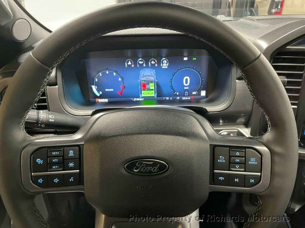 2026 Ford F-150 LARIAT 4WD SuperCrew 5.5' Box - Agate Black Metallic exterior view 14