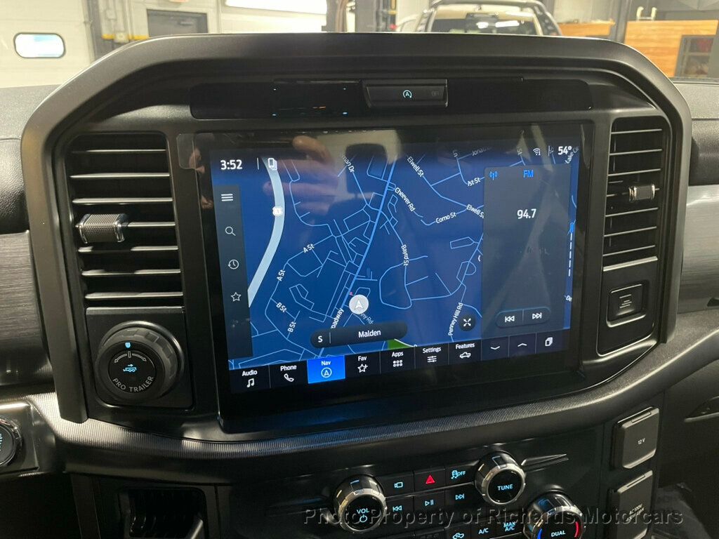 2026 Ford F-150 LARIAT 4WD SuperCrew 5.5' Box - Agate Black Metallic exterior view 15