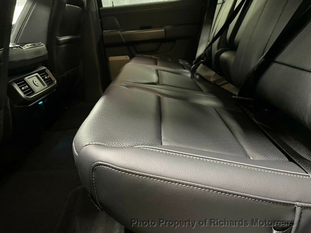 2026 Ford F-150 LARIAT 4WD SuperCrew 5.5' Box - Agate Black Metallic exterior view 18