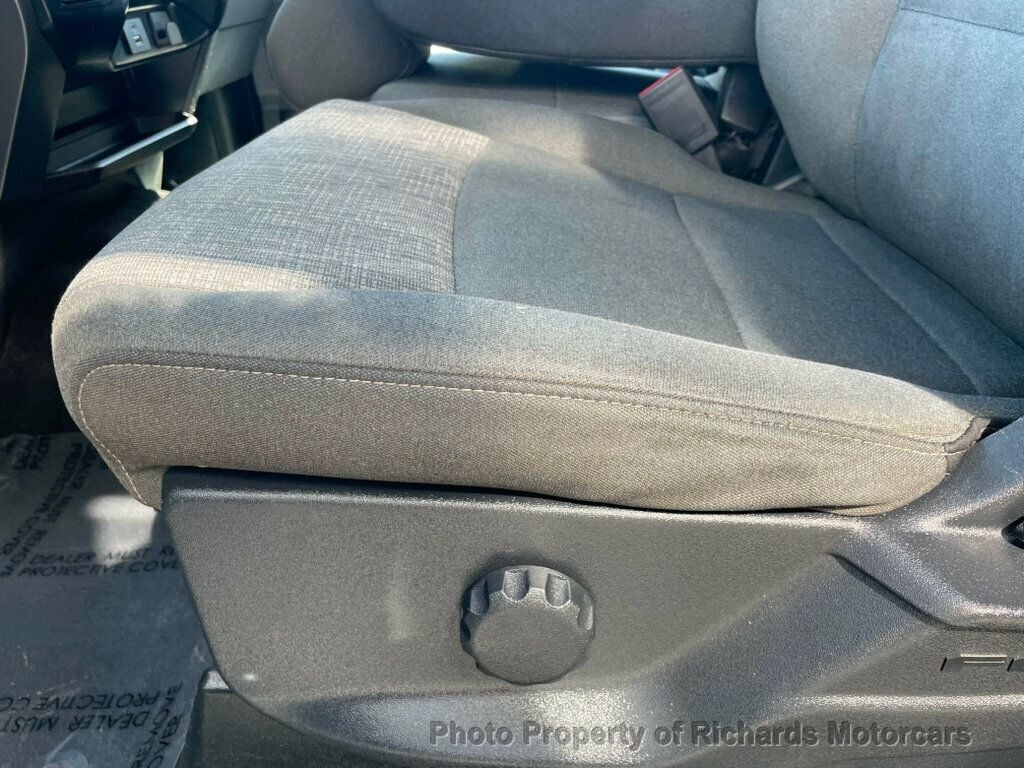 2022 Ford F-150 XLT 4WD SuperCrew 5.5' Box - Oxford White exterior view 10