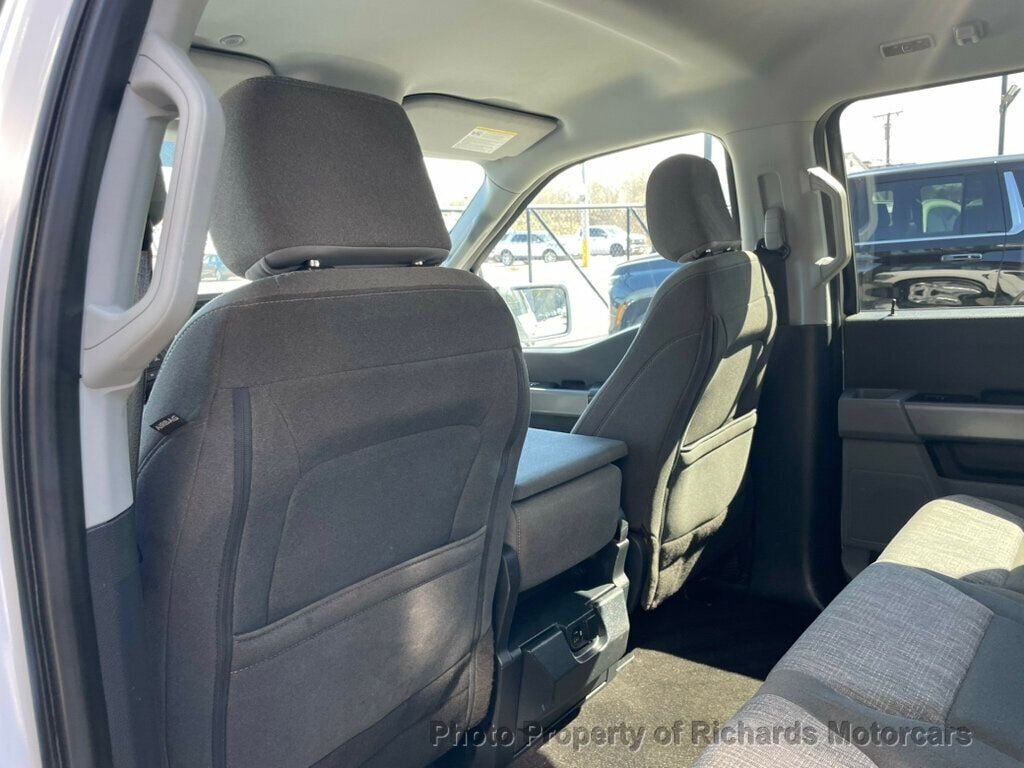 2022 Ford F-150 XLT 4WD SuperCrew 5.5' Box - Oxford White exterior view 17