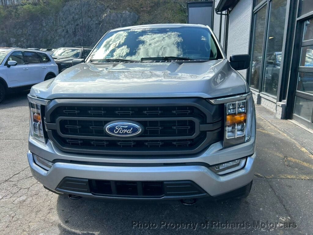 2023 Ford F-150 - Iconic Silver Metallic exterior view 6