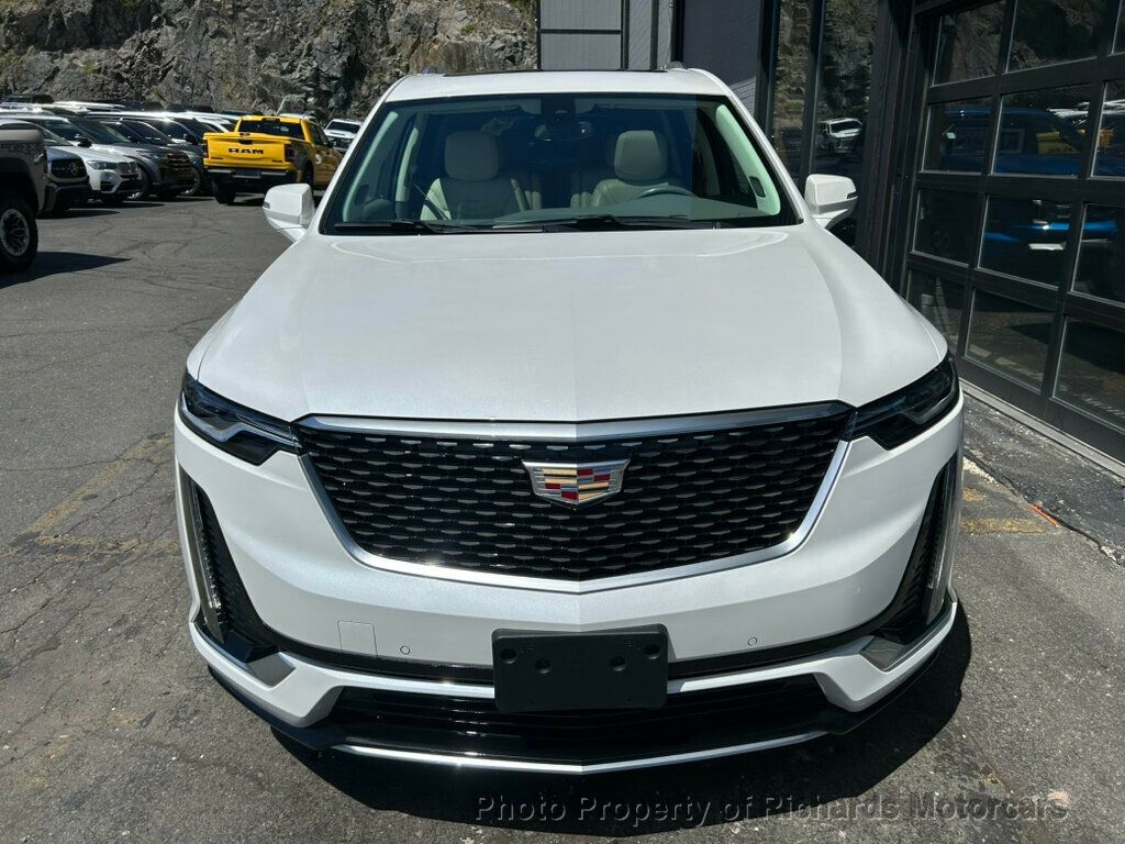 2022 Cadillac XT6 AWD 4dr Premium Luxury - Crystal White Tricoat exterior view 6