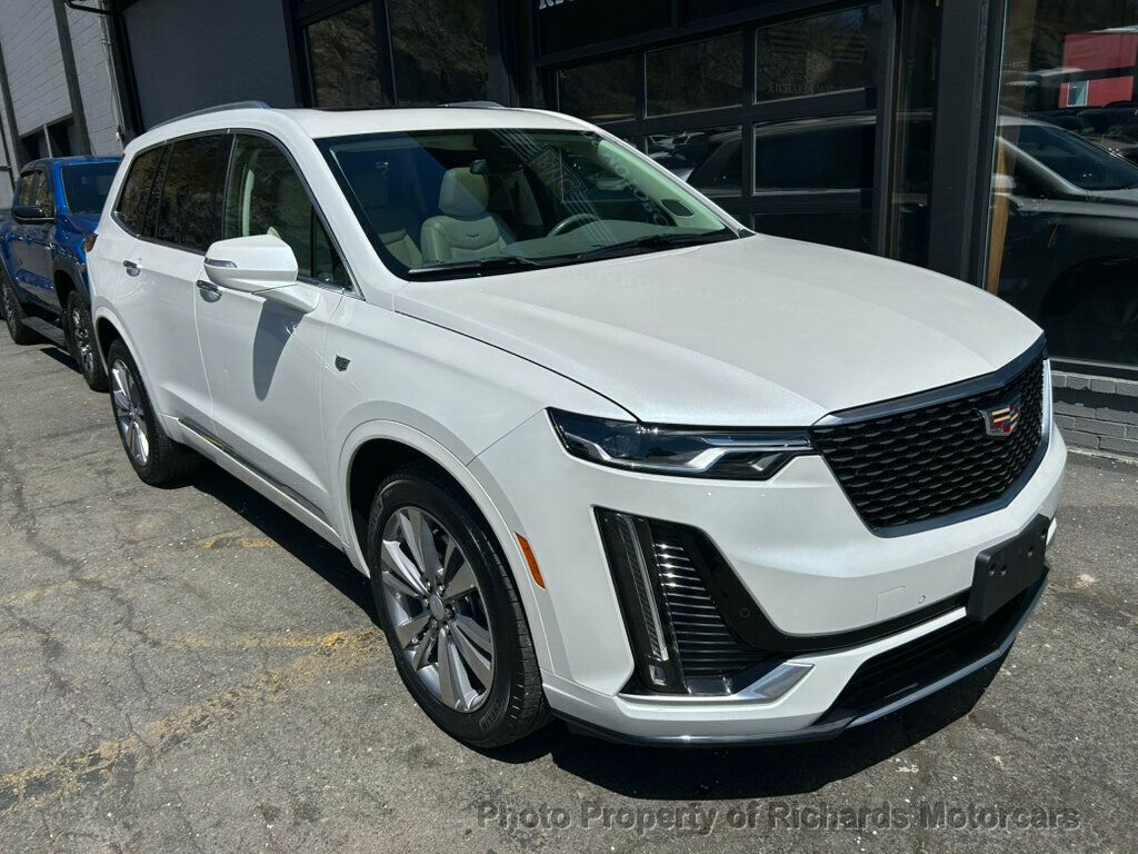 2022 Cadillac XT6 AWD 4dr Premium Luxury - Crystal White Tricoat exterior view 7