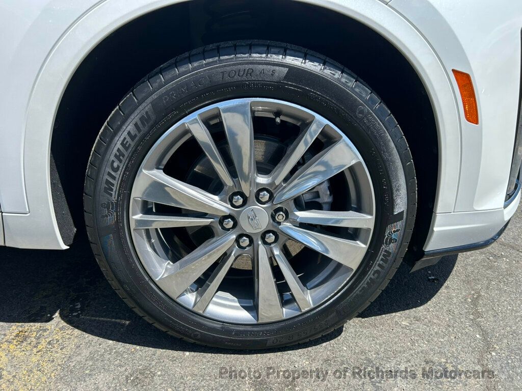2022 Cadillac XT6 AWD 4dr Premium Luxury - Crystal White Tricoat exterior view 8