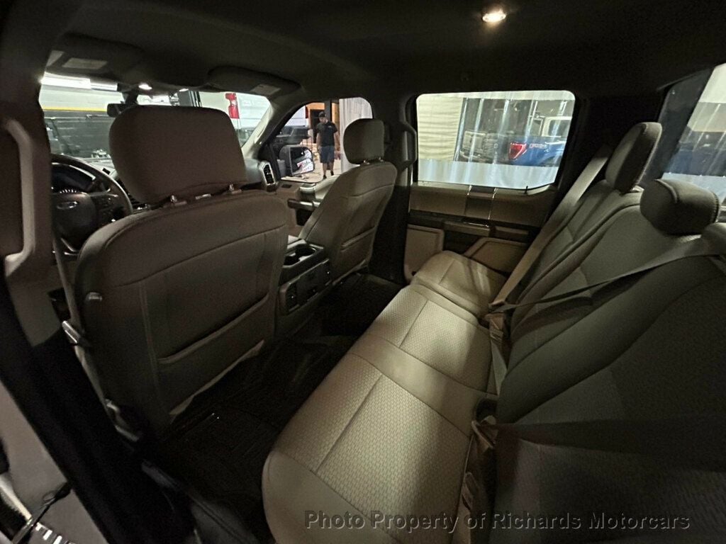 2020 Ford F-150 XLT 4WD SuperCrew 5.5' Box - Oxford White exterior view 18