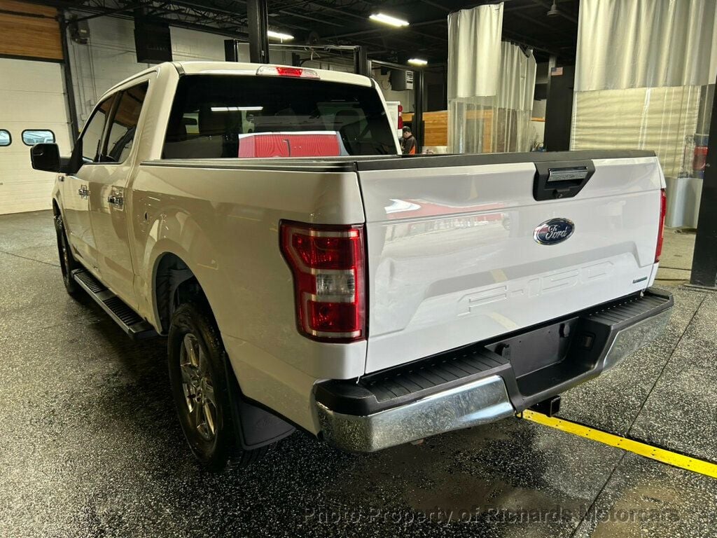 2020 Ford F-150 XLT 4WD SuperCrew 5.5' Box - Oxford White exterior view 5