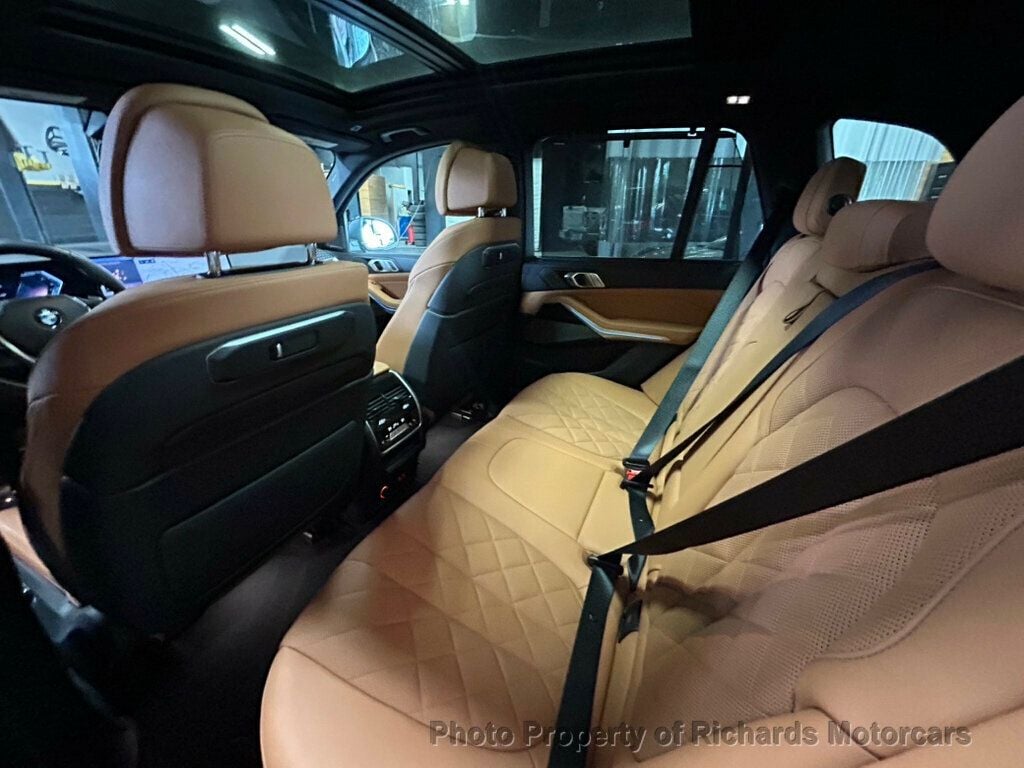 2025 BMW X5 xDrive40i Sports Activity Vehicle - Marina Bay Blue Metallic exterior view 19