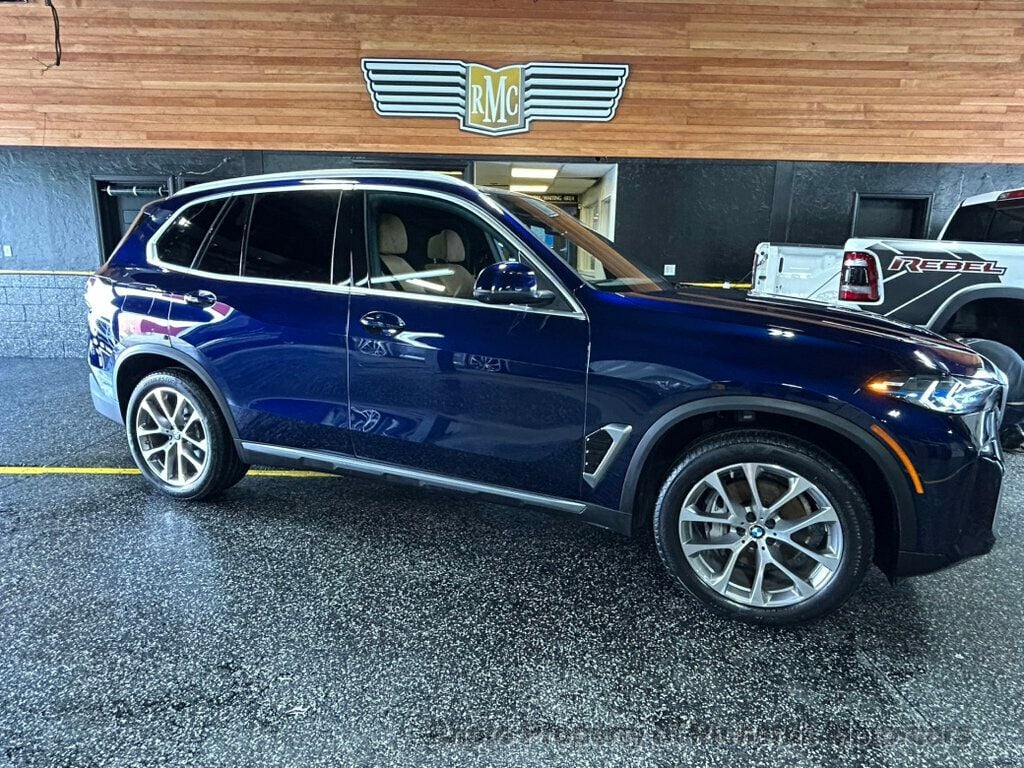 2025 BMW X5 xDrive40i Sports Activity Vehicle - Marina Bay Blue Metallic exterior view 1