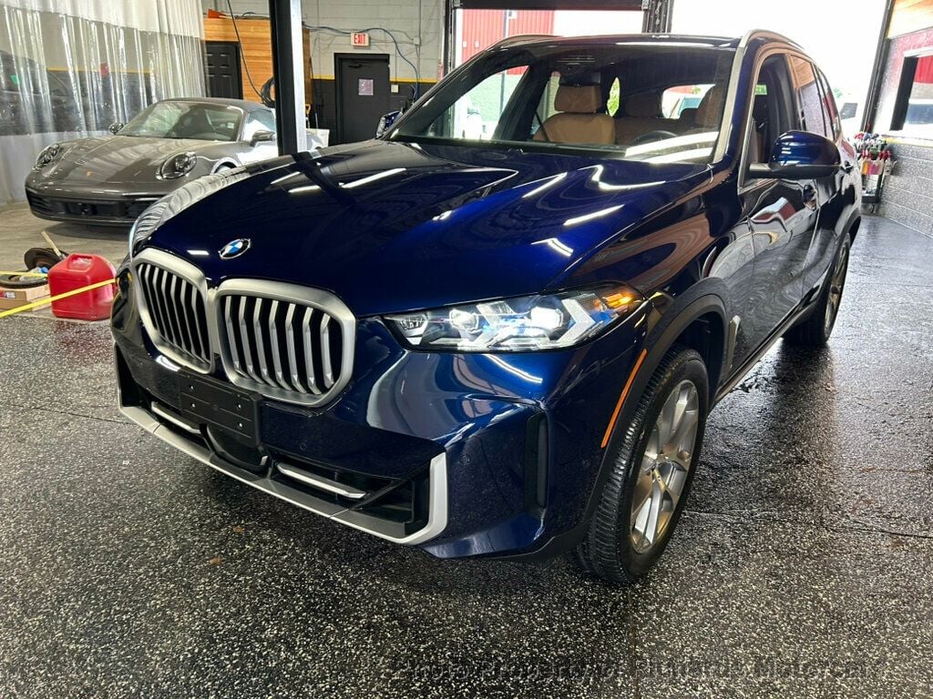 2025 BMW X5 xDrive40i Sports Activity Vehicle - Marina Bay Blue Metallic exterior view 6