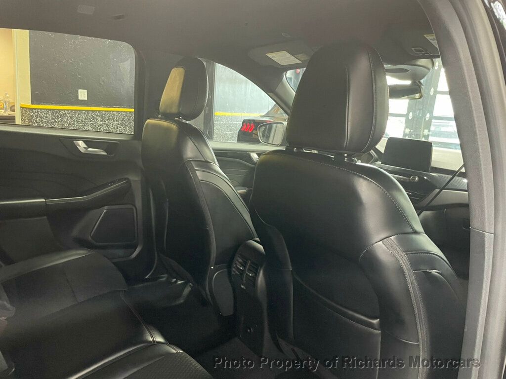 2024 Ford Escape ST-Line AWD - Agate Black Metallic exterior view 16