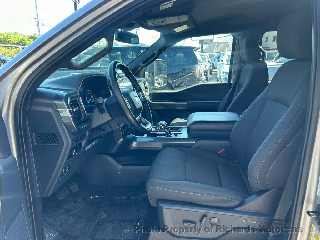 2023 Ford F-150 XLT 4WD SuperCrew 6.5' Box - Iconic Silver Metallic exterior view 12