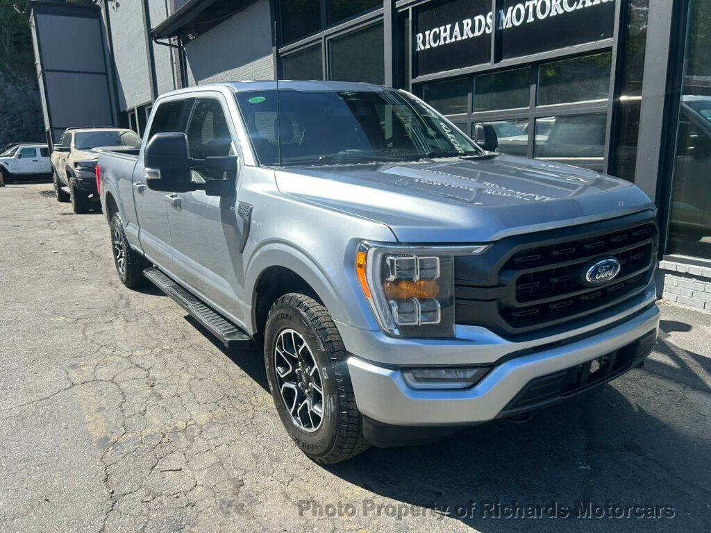 2023 Ford F-150 XLT 4WD SuperCrew 6.5' Box - Iconic Silver Metallic exterior view 8