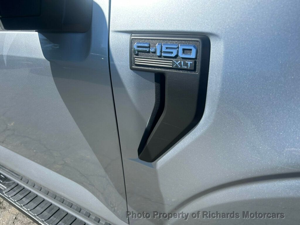 2023 Ford F-150 XLT 4WD SuperCrew 6.5' Box - Iconic Silver Metallic exterior view 9