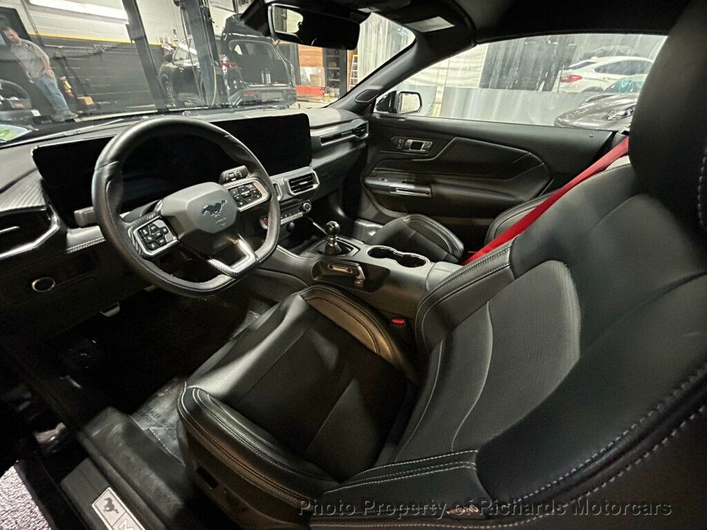 2025 Ford Mustang GT Premium Convertible - Shadow Black exterior view 15