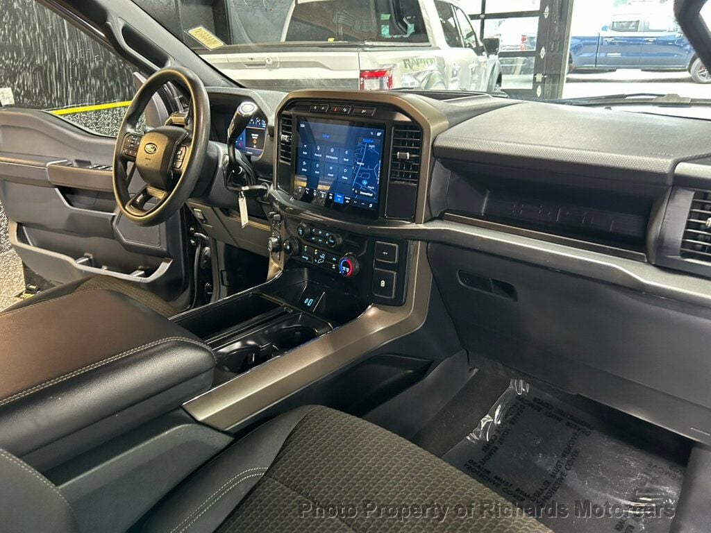 2024 Ford F-150 STX 4WD SuperCrew 5.5' Box - Agate Black Metallic exterior view 18