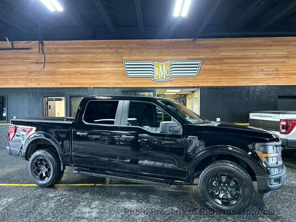 2024 Ford F-150 STX 4WD SuperCrew 5.5' Box - Agate Black Metallic exterior view 1