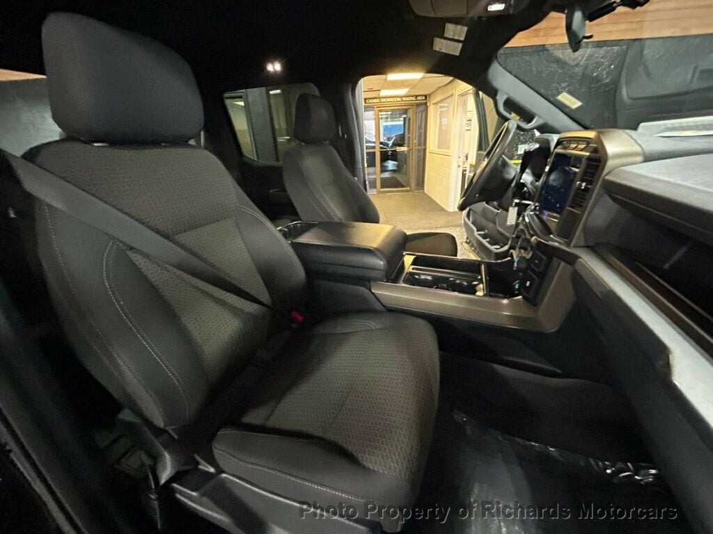 2024 Ford F-150 STX 4WD SuperCrew 5.5' Box - Agate Black Metallic exterior view 20