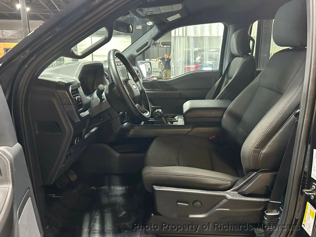 2024 Ford F-150 XLT 4WD SuperCrew 5.5' Box - Agate Black Metallic exterior view 14