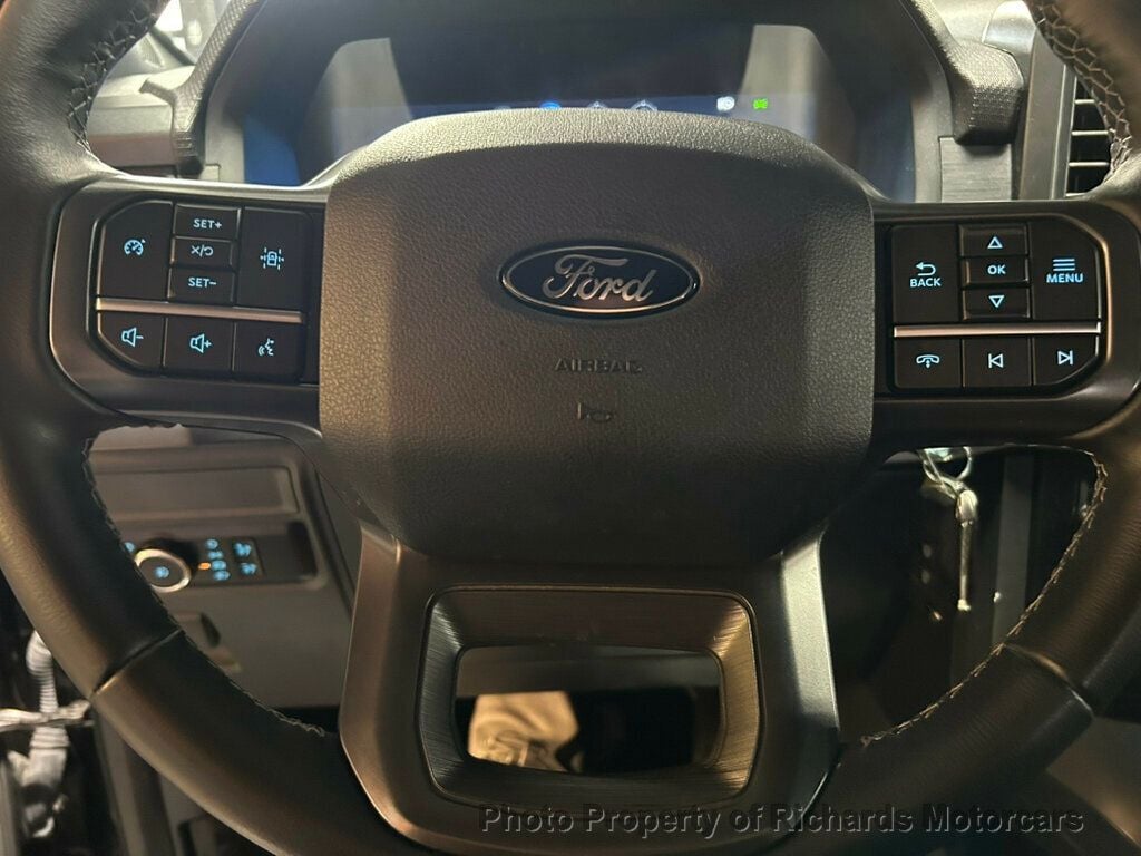 2024 Ford F-150 XLT 4WD SuperCrew 5.5' Box - Agate Black Metallic exterior view 17