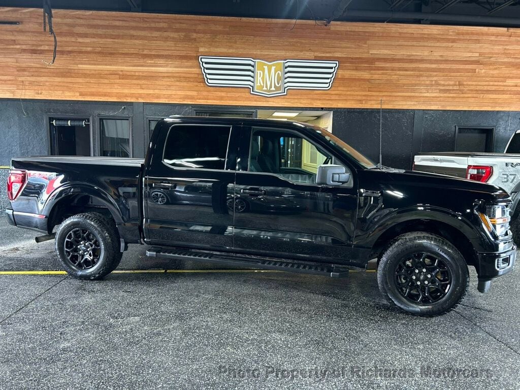 2024 Ford F-150 XLT 4WD SuperCrew 5.5' Box - Agate Black Metallic exterior view 1
