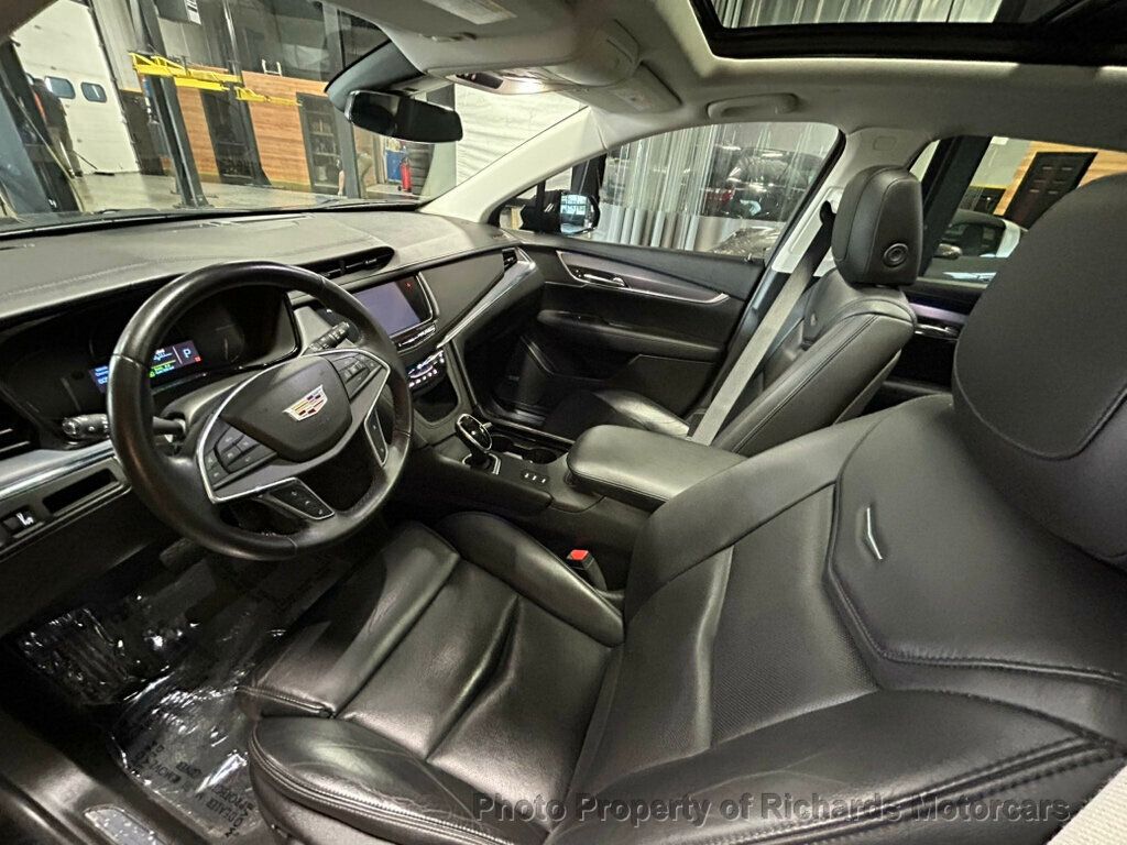 2017 Cadillac XT5 AWD 4dr Premium Luxury - Stellar Black Metallic exterior view 9