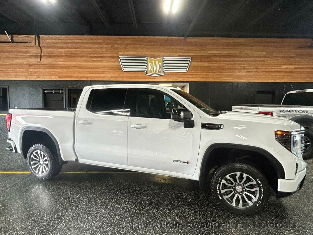 2022 GMC Sierra 1500 - Summit White exterior view 1