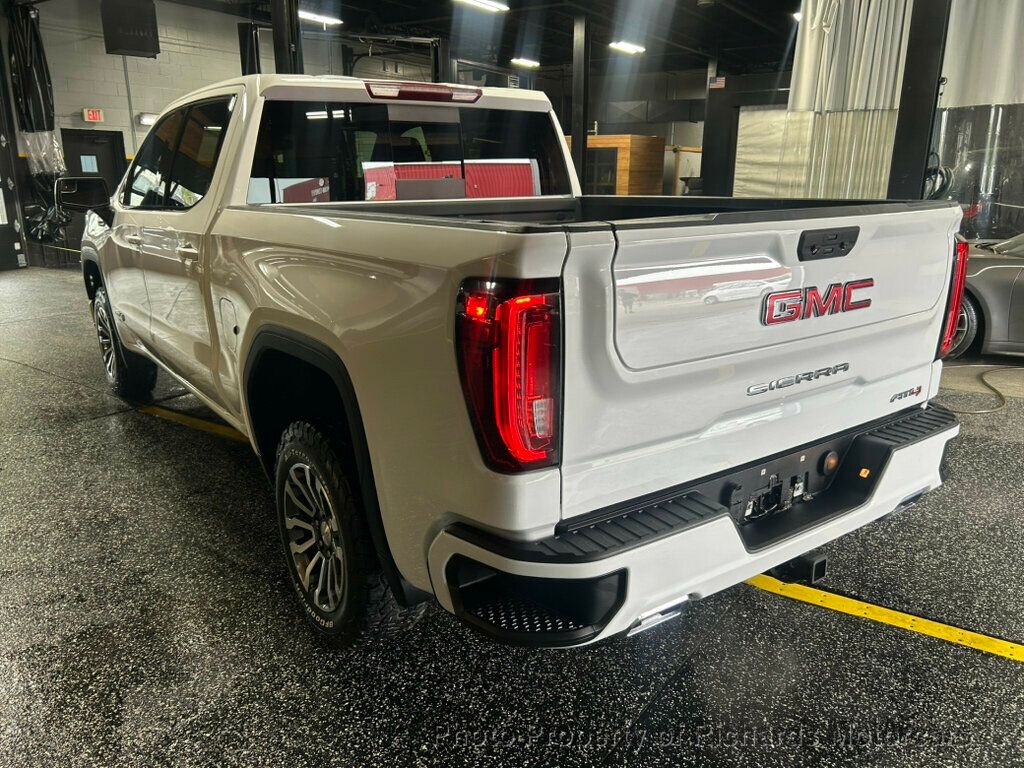 2022 GMC Sierra 1500 - Summit White exterior view 5