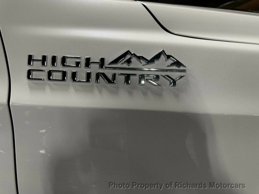 2026 Chevrolet Tahoe 4WD 4dr High Country - Polar White Tricoat exterior view 10