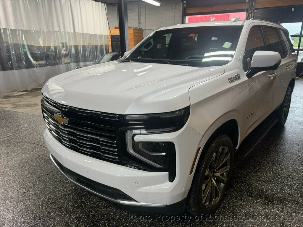2026 Chevrolet Tahoe 4WD 4dr High Country - Polar White Tricoat exterior view 7