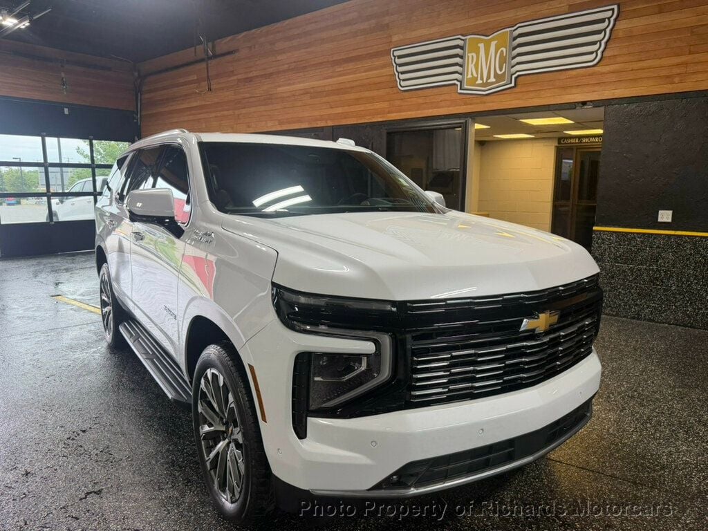 2026 Chevrolet Tahoe 4WD 4dr High Country - Polar White Tricoat exterior view 9