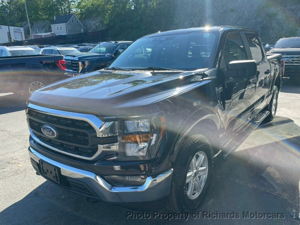 2023 Ford F-150 - Agate Black Metallic exterior view 5