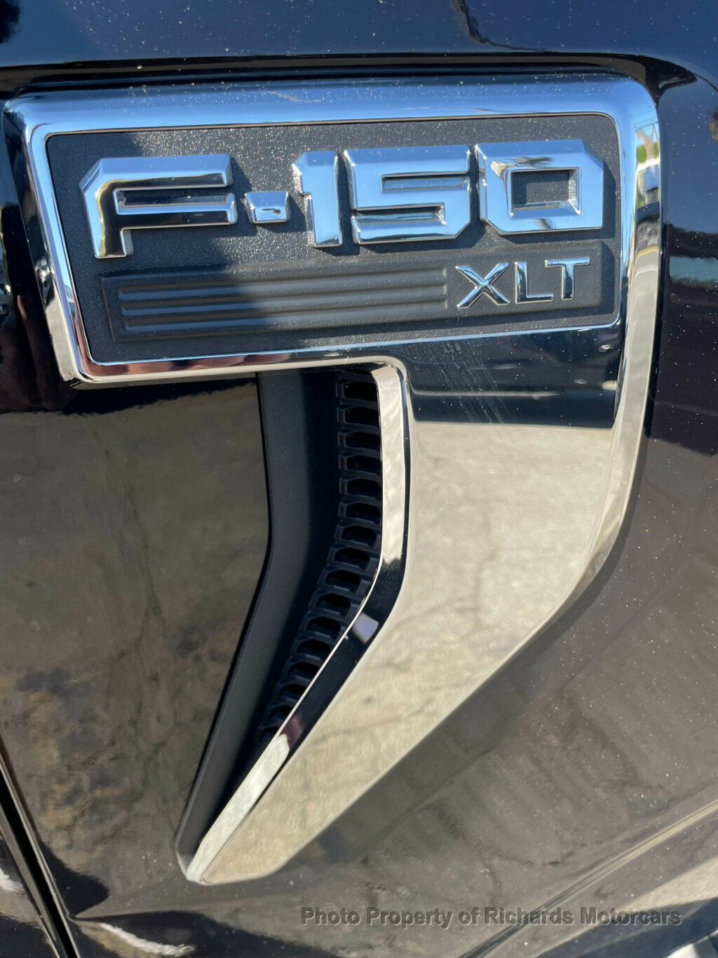 2023 Ford F-150 - Agate Black Metallic exterior view 9