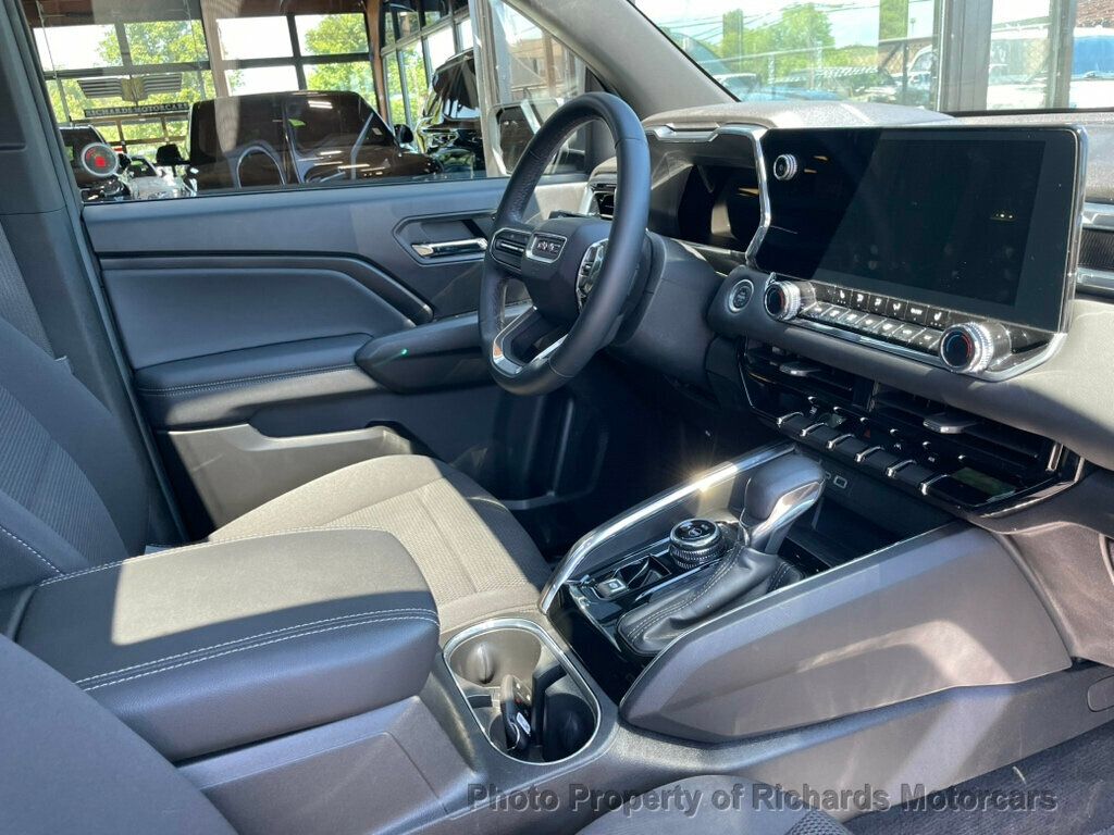 2024 GMC Canyon 4WD Crew Cab Elevation - Onyx Black exterior view 20