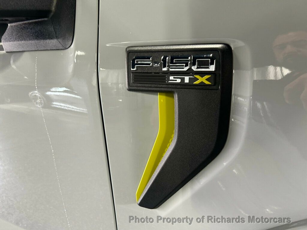 2024 Ford F-150 STX 4WD SuperCrew 5.5' Box - Avalanche exterior view 10