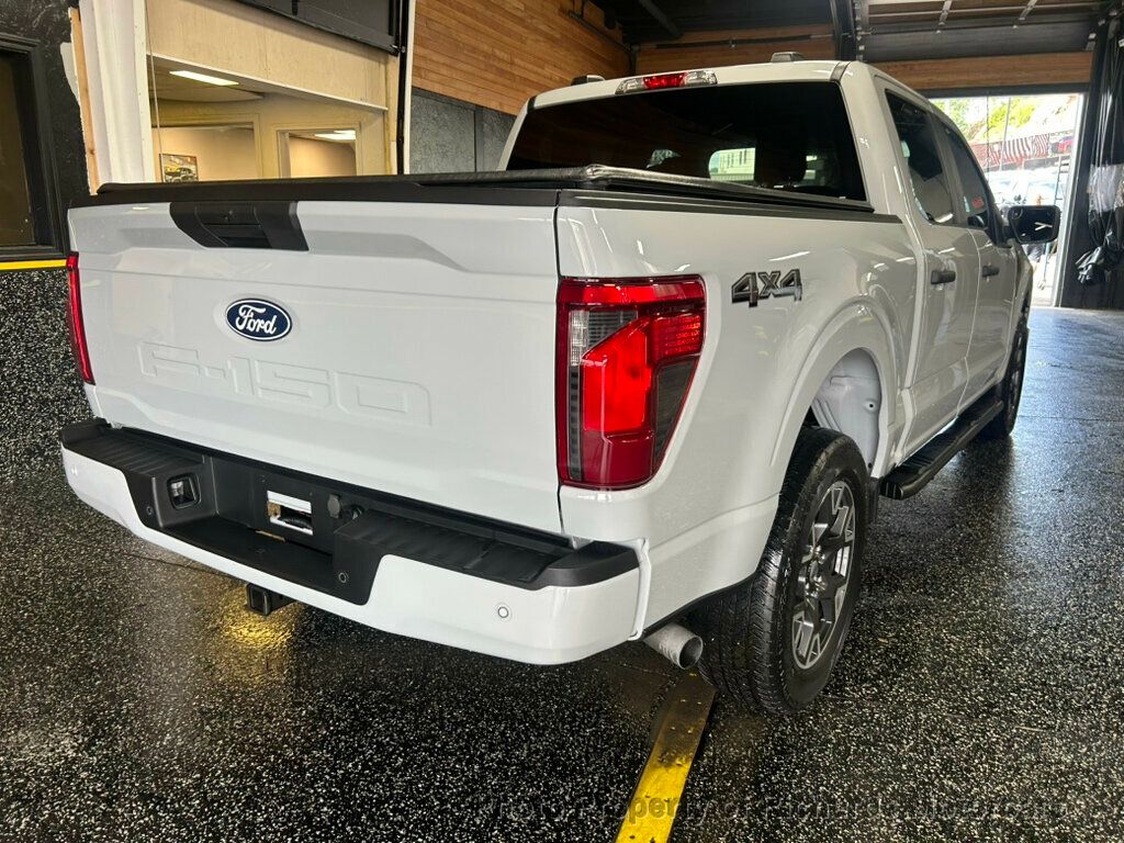 2024 Ford F-150 STX 4WD SuperCrew 5.5' Box - Avalanche exterior view 3