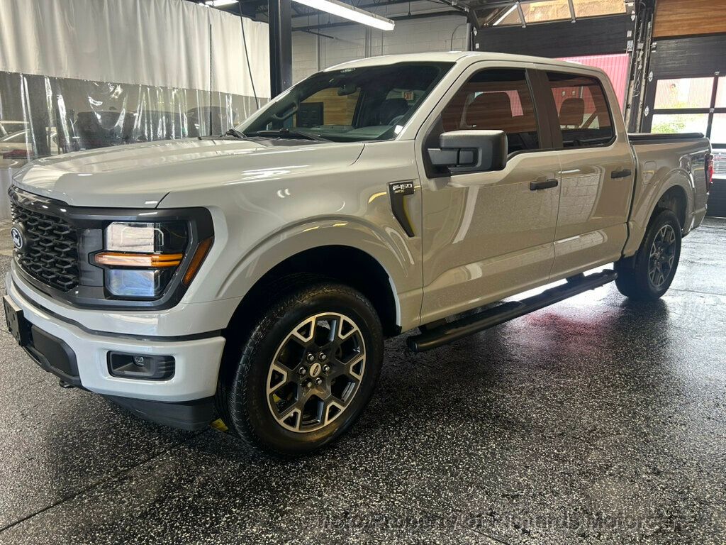 2024 Ford F-150 STX 4WD SuperCrew 5.5' Box - Avalanche exterior view 7