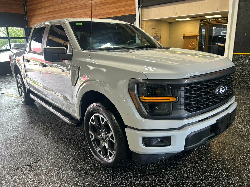 2024 Ford F-150 STX 4WD SuperCrew 5.5' Box - Avalanche exterior view 9