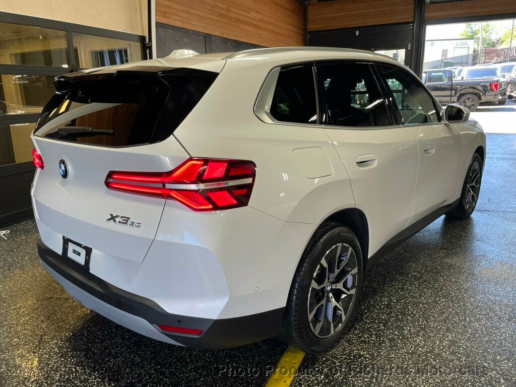 2025 BMW X3 30 xDrive Sports Activity Vehicle - Mineral White Metallic exterior view 3