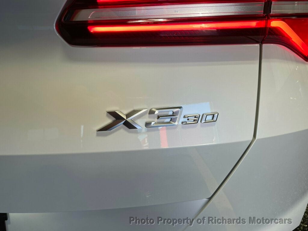 2025 BMW X3 30 xDrive Sports Activity Vehicle - Mineral White Metallic exterior view 8