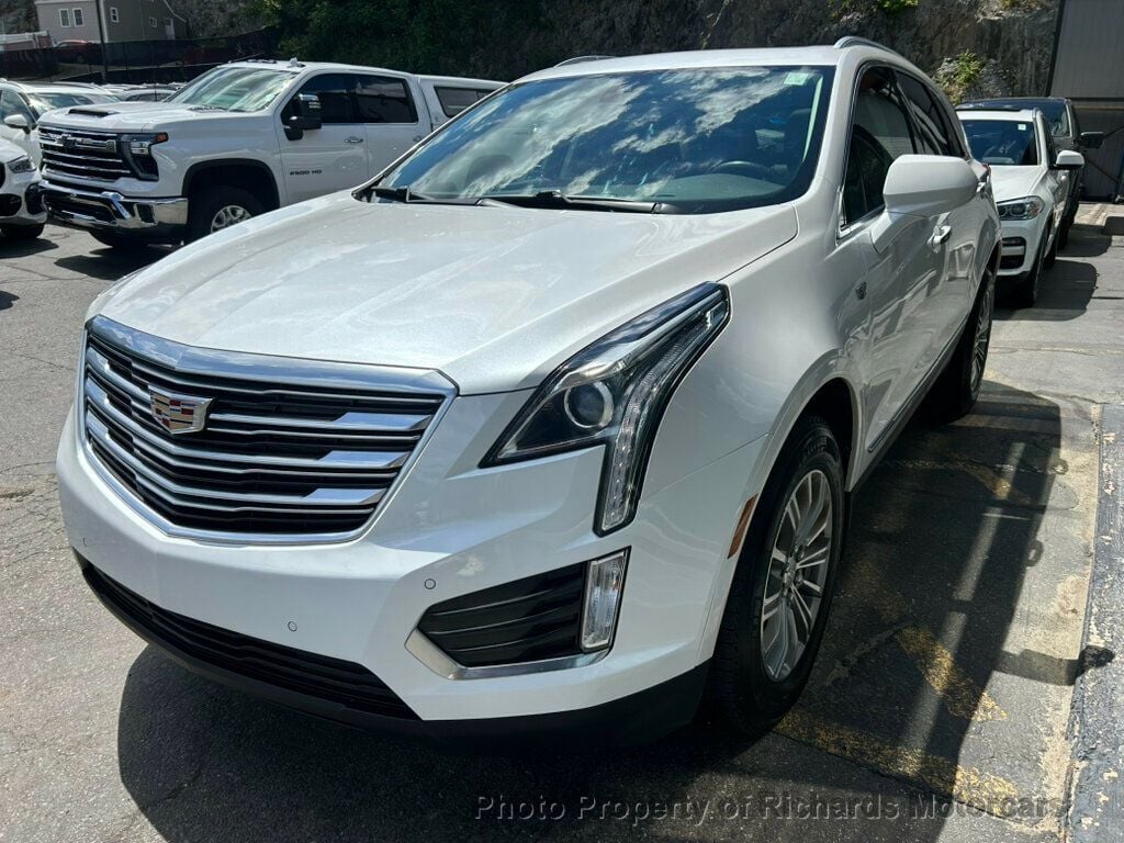 2018 Cadillac XT5 Crossover AWD 4dr Luxury - Crystal White Tricoat exterior view 5