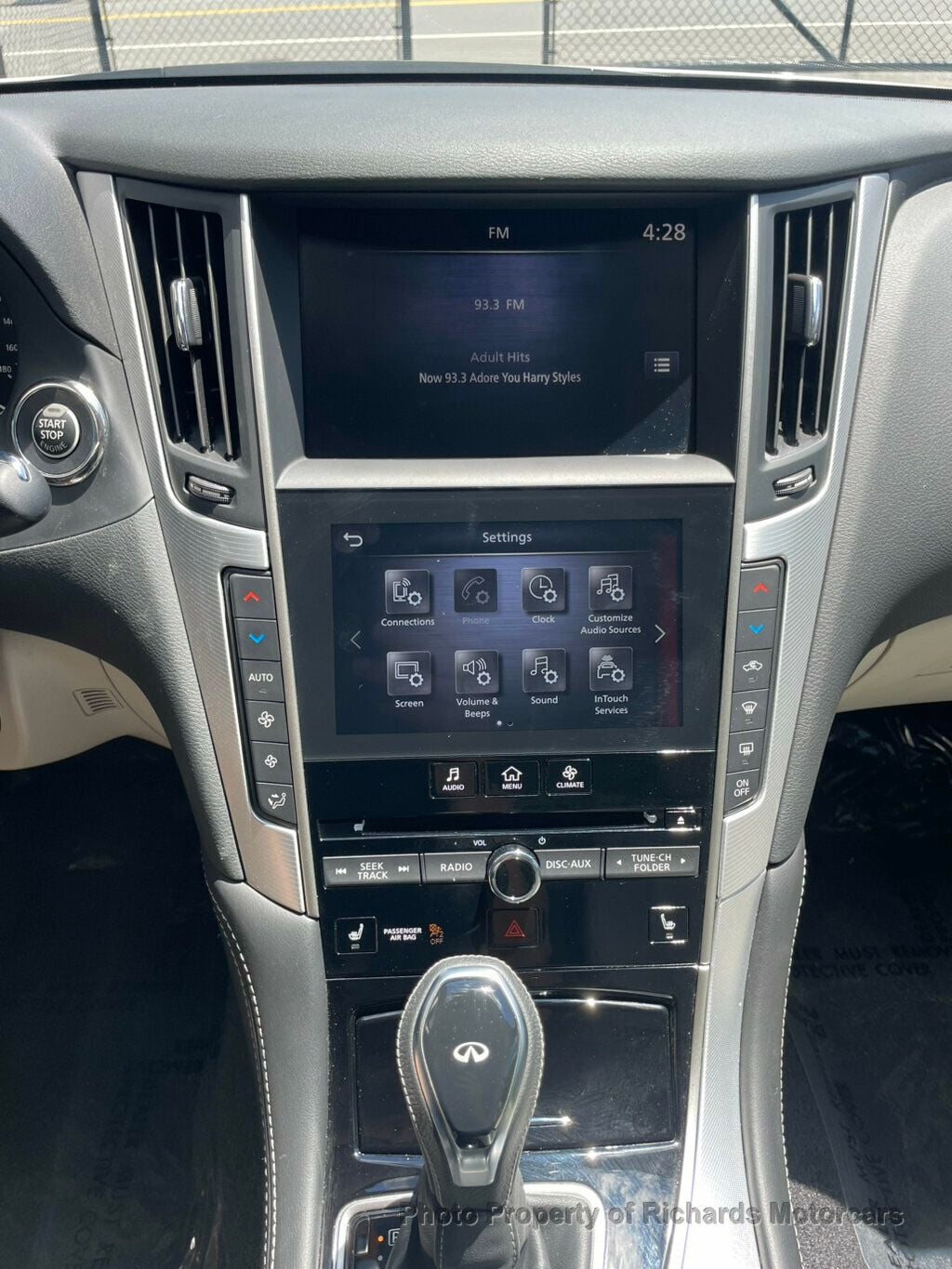 2023 INFINITI Q50 LUXE AWD - Majestic White exterior view 14