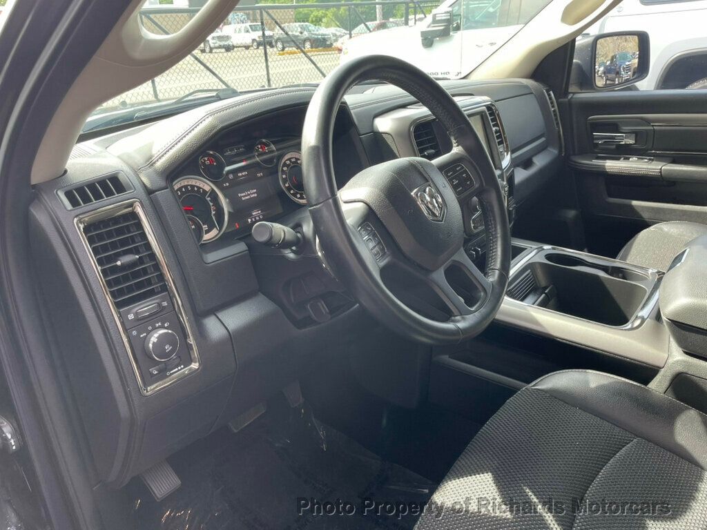2017 Ram 1500 Night 4x4 Crew Cab 5'7